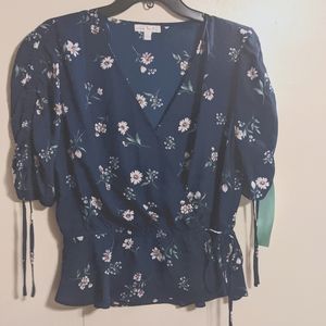 Woman's blouse nwt